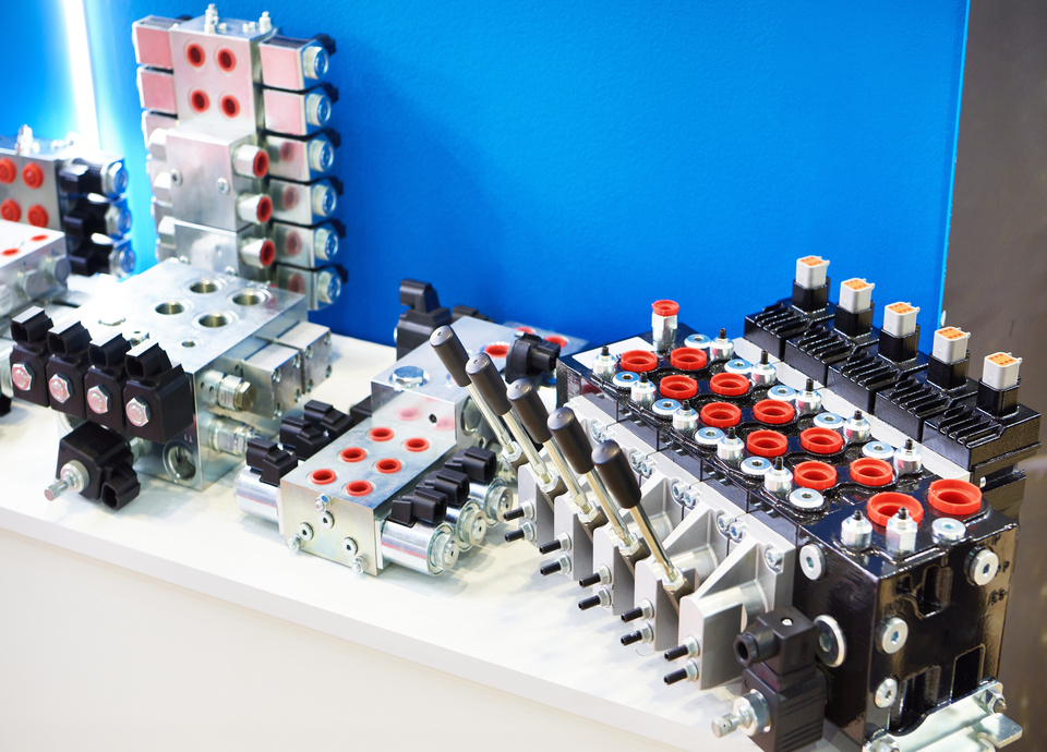 Directional control valve parts of hydraulic systems in store exhibition